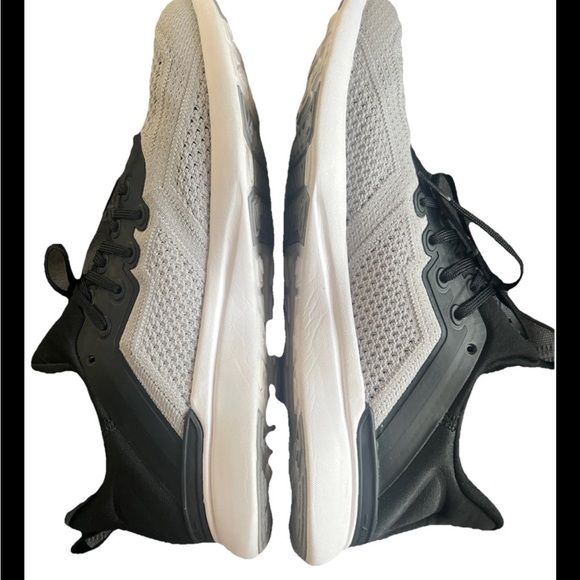 APL Techloom Tracer Shoe Men\'s Black Gray White Lace Up Athletic EUC Size 8 mint main image 8